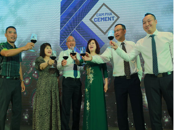 Hội nghị khách hàng Xi măng Cẩm Phả 2020 tổ chức vinh danh và coi trọng chia sẻ, gắn kết