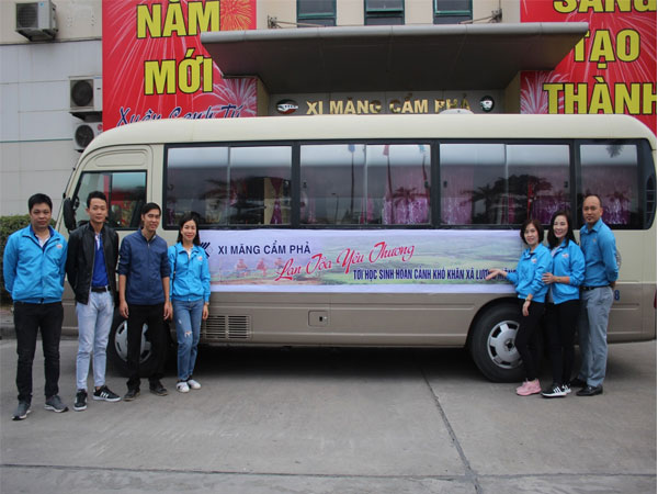 Xi măng Cẩm Phả lan tả yêu thương tới xã Lương Mông, huyện Ba Chẽ, tỉnh Quảng Ninh